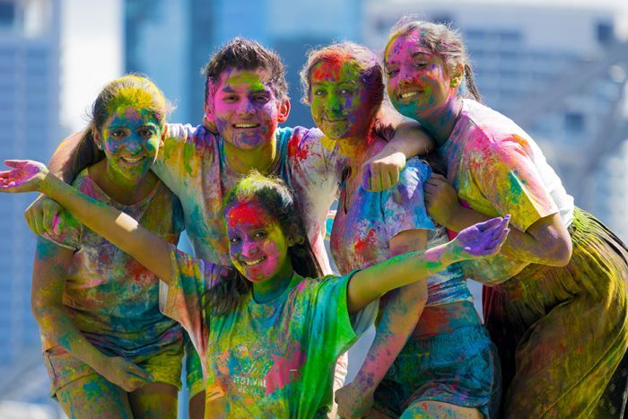 Holi3
